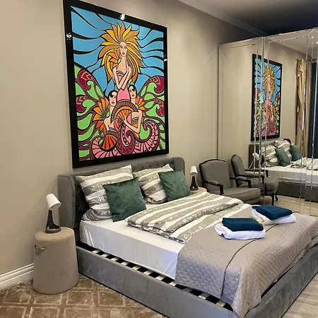 Maisonette In With Terrace