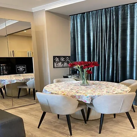 Maisonette In With Terrace Apartman *