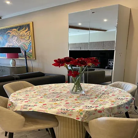 Maisonette In With Terrace *